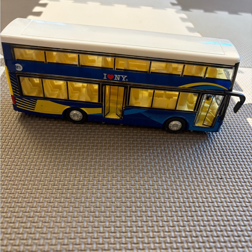NYC double decker bus